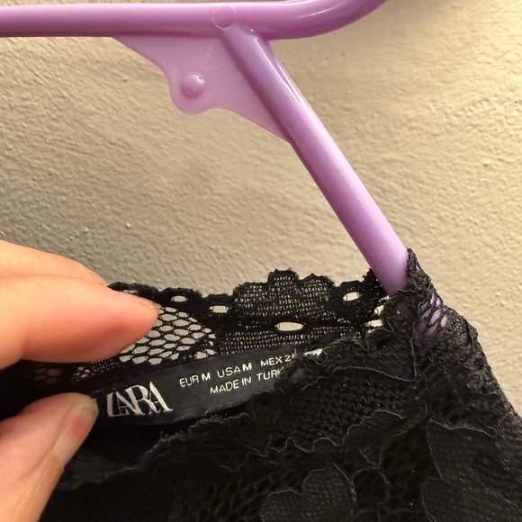 Zara Womens Floral Lace Shift Dress Puff Sleeve Waffle Knit Back Keyhole Black m - Picture 5 of 6